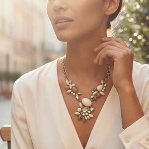 NWT! Elegant Statement Necklace